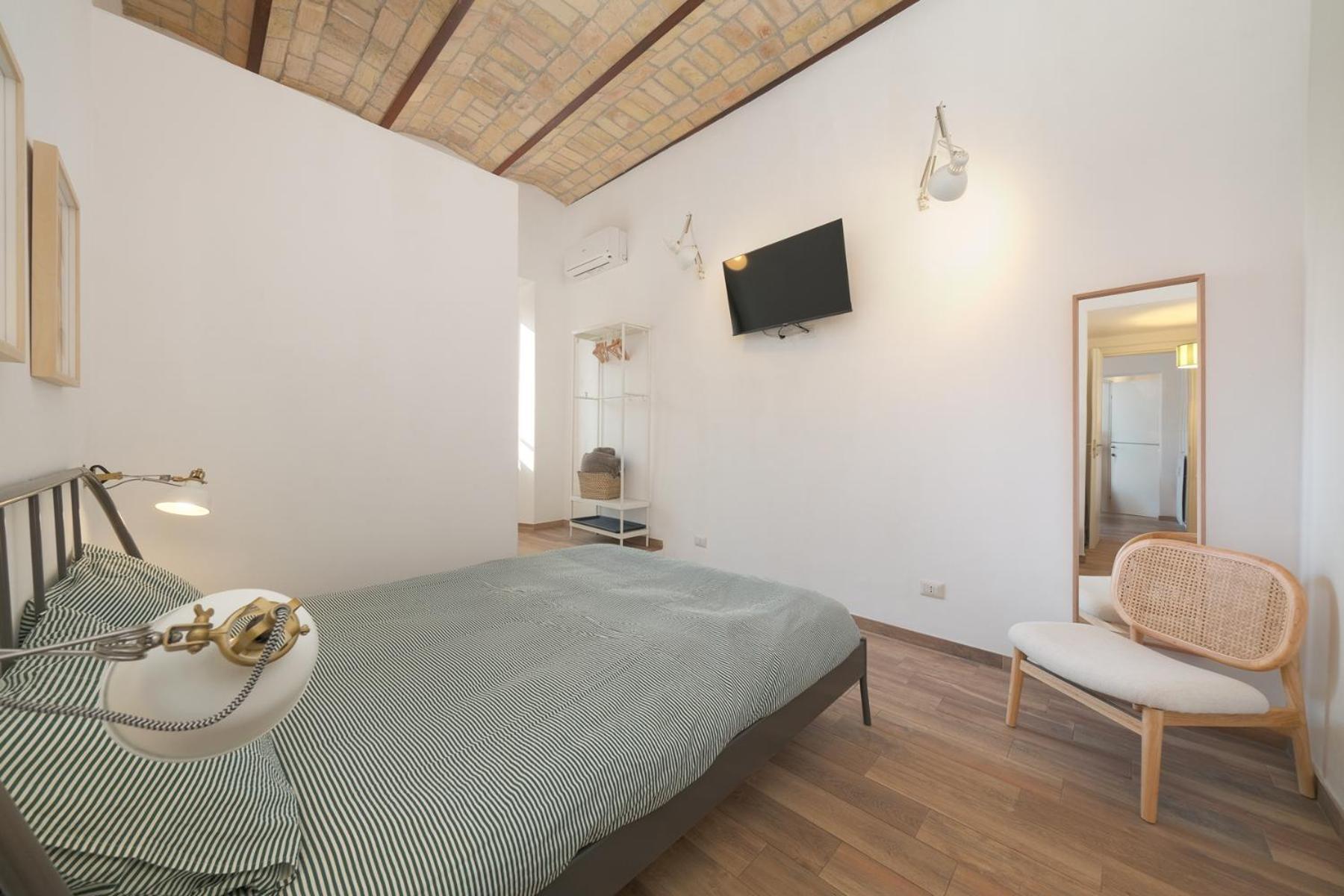 Appartement Elena's - Piramide Metro Station *